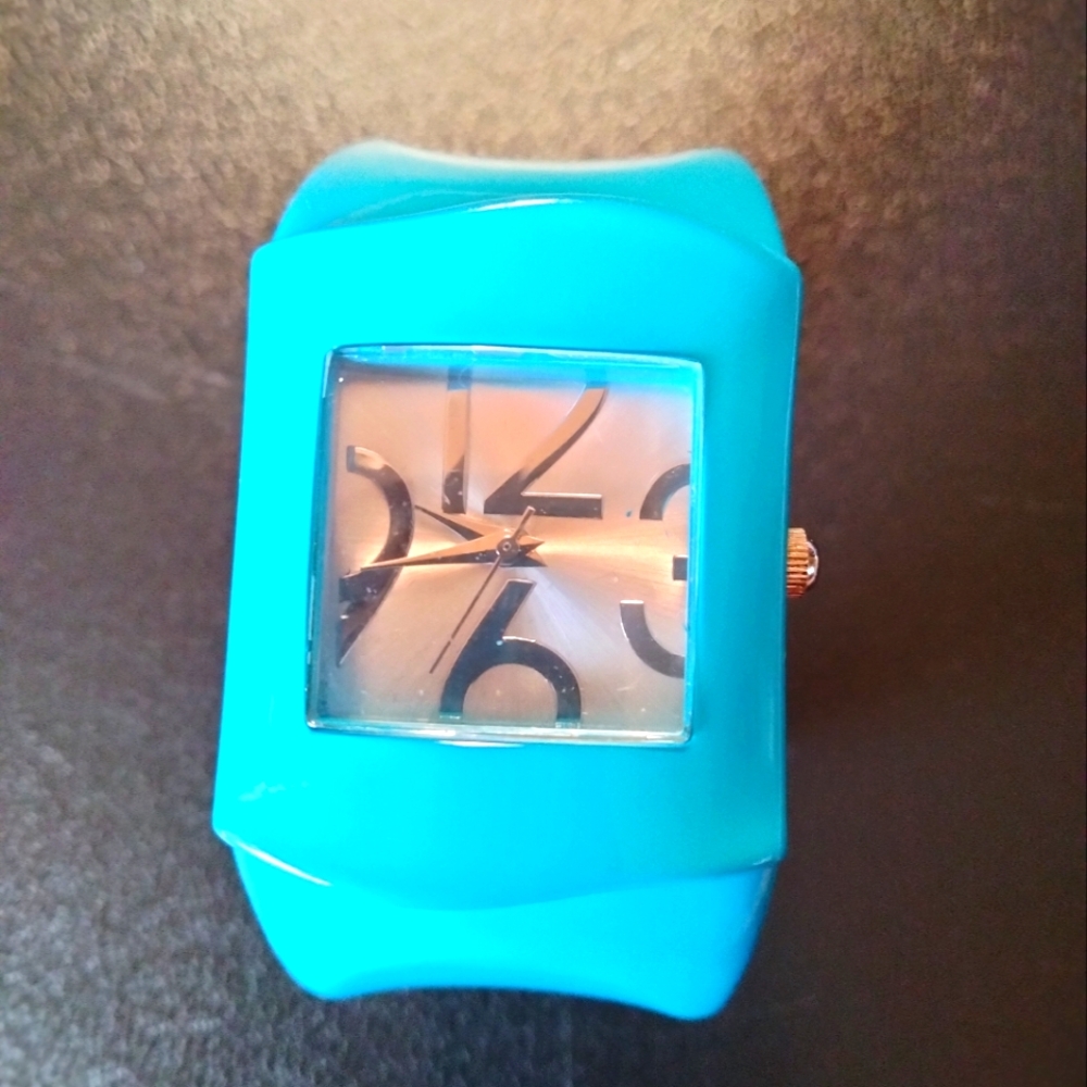 🐰🎉Vintage Women's Cuff Watch